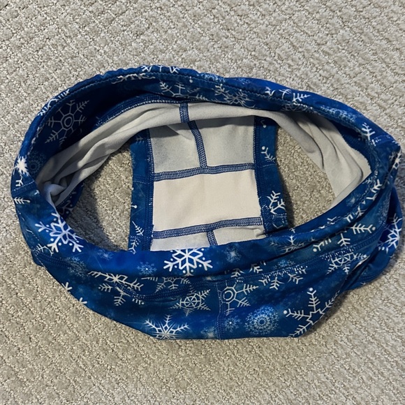 Fleo Blue Snowflake Shorts - Picture 4 of 4